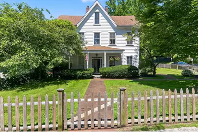 4 Parkview Terrace #1, Huntington, NY 11743 - Photo 1