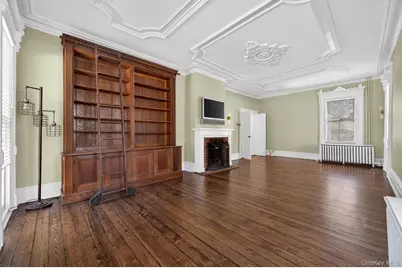 4 Parkview Terrace #1, Huntington, NY 11743 - Photo 8