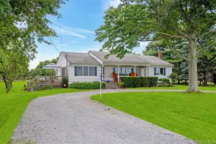 5845 E Bridge Ln NE, Cutchogue, NY 11935 - Photo 2