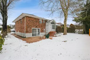 15 Center Dr, Syosset, NY 11791 - Photo 24