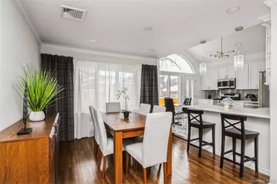 15 Center Drive, Syosset, NY 11791 - Photo 10