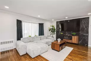 15 Center Dr, Syosset, NY 11791 - Photo 6