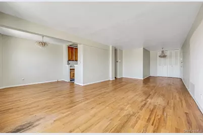 415 Gramatan Avenue #5D, Mount Vernon, NY 10552 - Photo 2