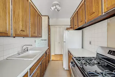 415 Gramatan Avenue #5D, Mount Vernon, NY 10552 - Photo 8