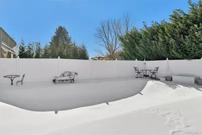 130 Oakview Avenue, Farmingdale, NY 11735 - Photo 22