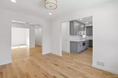 32 Rockland Drive, Jericho, NY 11753 - Photo 6