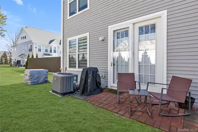 137 Emanuel Way, East Meadow, NY 11554 - Photo 18