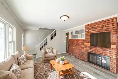 16 Sleepy Lane, Hicksville, NY 11801 - Photo 4