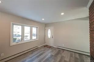 16 Sleepy Ln, Hicksville, NY 11801 - Photo 2