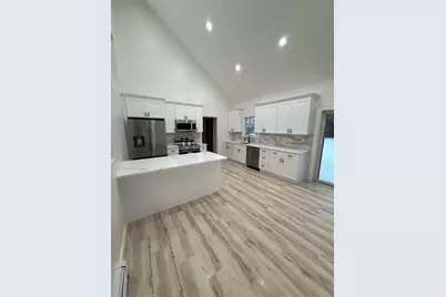 24 Kimberly Court, Calverton, NY 11933 - Photo 8