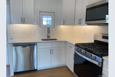 515 Jackson Avenue #10, Lindenhurst, NY 11757 - Photo 4