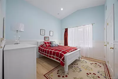 333 E Shore Road, Great Neck, NY 11023 - Photo 34