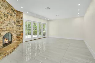 7 McCulloch Dr, Dix Hills, NY 11746 - Photo 24