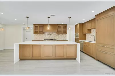 7 McCulloch Drive, Dix Hills, NY 11746 - Photo 10