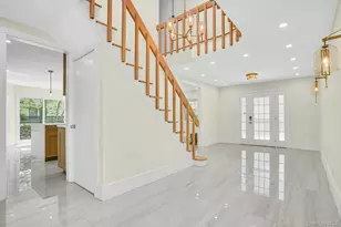 7 McCulloch Dr, Dix Hills, NY 11746 - Photo 6