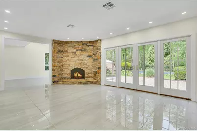 7 McCulloch Drive, Dix Hills, NY 11746 - Photo 26