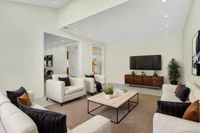 7 McCulloch Drive, Dix Hills, NY 11746 - Photo 28