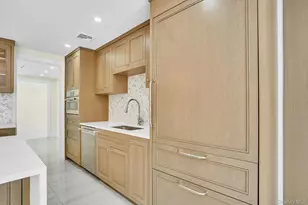 7 McCulloch Dr, Dix Hills, NY 11746 - Photo 16