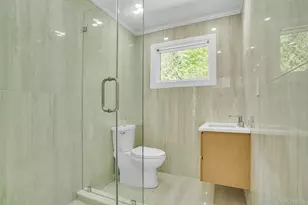 7 McCulloch Dr, Dix Hills, NY 11746 - Photo 18