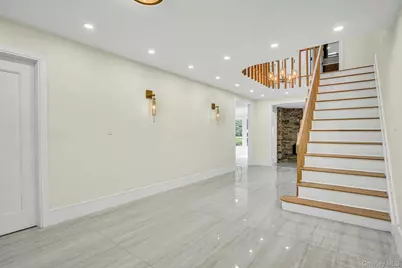 7 McCulloch Drive, Dix Hills, NY 11746 - Photo 8