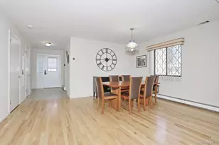 25 Buckingham Ct, Pomona, NY 10970 - Photo 2