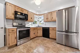 896 School Dr, Baldwin, NY 11510 - Photo 8