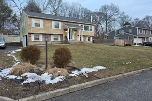 15 Canterbury Dr, Coram, NY 11727 - Photo 24