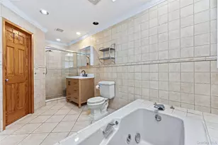 4 John Bean Ct, Port Washington, NY 11050 - Photo 20