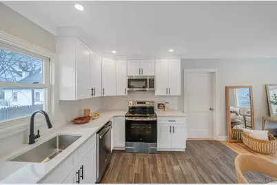 4902 Express Drive S, Ronkonkoma, NY 11779 - Photo 10