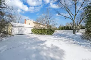 140 Seaman Neck Rd, Dix Hills, NY 11746 - Photo 18