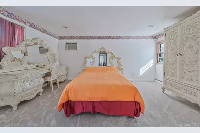 140 Seaman Neck Road, Dix Hills, NY 11746 - Photo 8