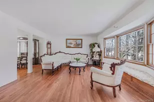 140 Seaman Neck Rd, Dix Hills, NY 11746 - Photo 2