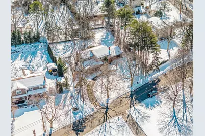 140 Seaman Neck Road, Dix Hills, NY 11746 - Photo 20