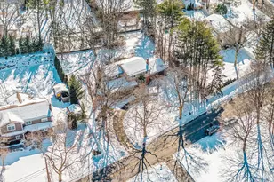 140 Seaman Neck Rd, Dix Hills, NY 11746 - Photo 20