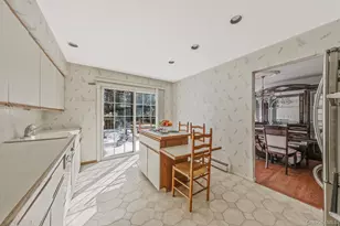 140 Seaman Neck Rd, Dix Hills, NY 11746 - Photo 6