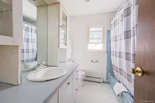 140 Seaman Neck Rd, Dix Hills, NY 11746 - Photo 14