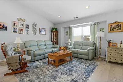 54 Morley Circle, Melville, NY 11747 - Photo 8