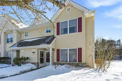 54 Morley Circle, Melville, NY 11747 - Photo 2