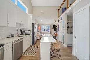 9 Park Pl, Patchogue, NY 11772 - Photo 6