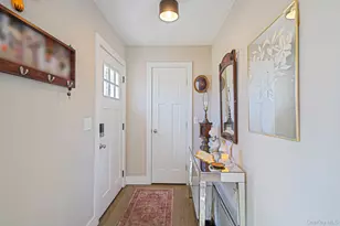 9 Park Pl, Patchogue, NY 11772 - Photo 12