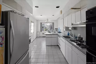 595 Church Ave, Woodmere, NY 11598 - Photo 6