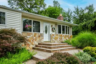 7 Bartel Pl, South Huntington, NY 11746 - Photo 4