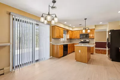 21 Bridge Road, Nanuet, NY 10954 - Photo 8