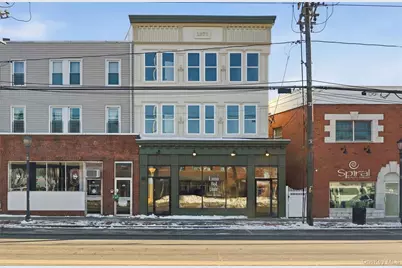 13 W Hoffman Avenue #2, Lindenhurst, NY 11757 - Photo 1