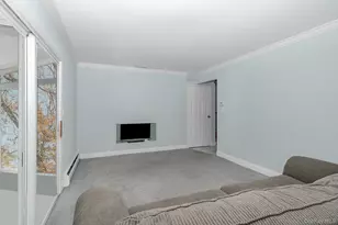24 Brooktree Cir, Lindenhurst, NY 11757 - Photo 12