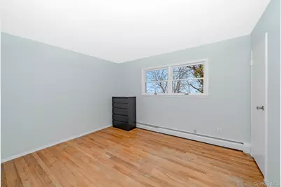 24 Brooktree Circle, Lindenhurst, NY 11757 - Photo 18