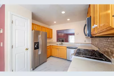 203 Kensington Court, Brewster, NY 10509 - Photo 8