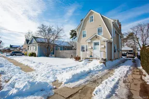 261 Rutland Rd, Freeport, NY 11520 - Photo 2