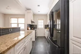 75-05 168th St, Fresh Meadows, NY 11366 - Photo 12