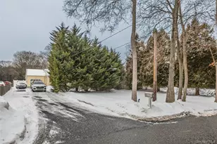 108 Middle Island Blvd, Middle Island, NY 11953 - Photo 36